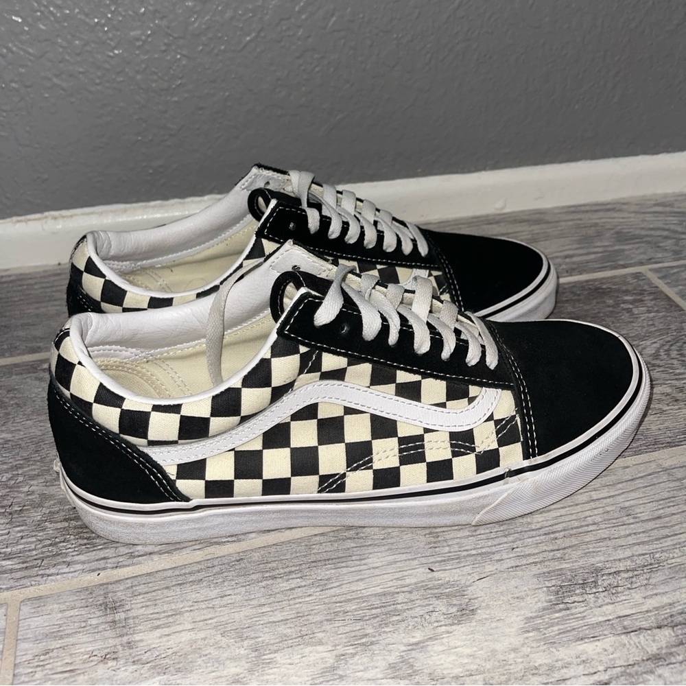 Checkered vans low top